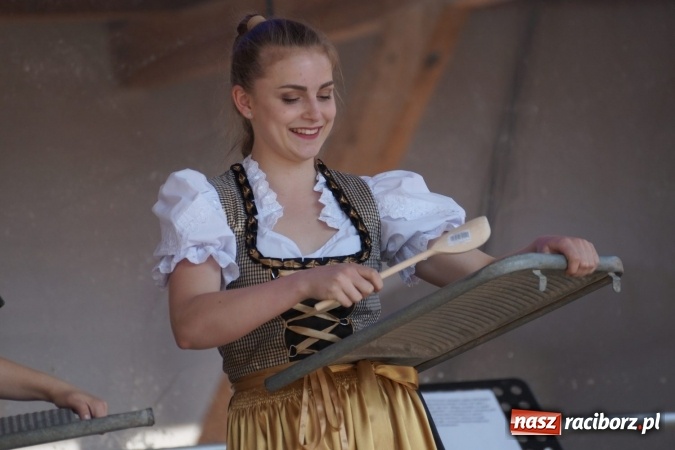 Zdjęcie w galerii na portalu naszraciborz.pl: Na bogato! Gmina Nędza promowała się na zamku  wiadomości z regionu