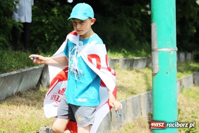 Zdjęcie w galerii na portalu naszraciborz.pl: Gdzie atak nie może, tam Adamczyk pomoże. Bieńkowice zwycięskie w Krzyżkowicach wiadomości z regionu