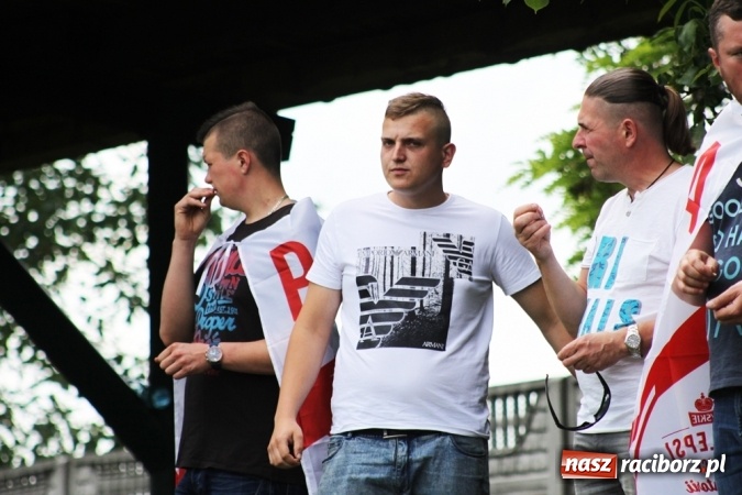 Zdjęcie w galerii na portalu naszraciborz.pl: Gdzie atak nie może, tam Adamczyk pomoże. Bieńkowice zwycięskie w Krzyżkowicach wiadomości z regionu