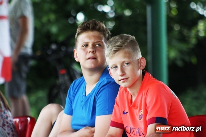 Zdjęcie w galerii na portalu naszraciborz.pl: Gdzie atak nie może, tam Adamczyk pomoże. Bieńkowice zwycięskie w Krzyżkowicach wiadomości z regionu