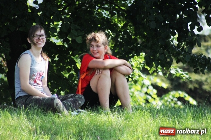 Zdjęcie w galerii na portalu naszraciborz.pl: Gdzie atak nie może, tam Adamczyk pomoże. Bieńkowice zwycięskie w Krzyżkowicach wiadomości z regionu