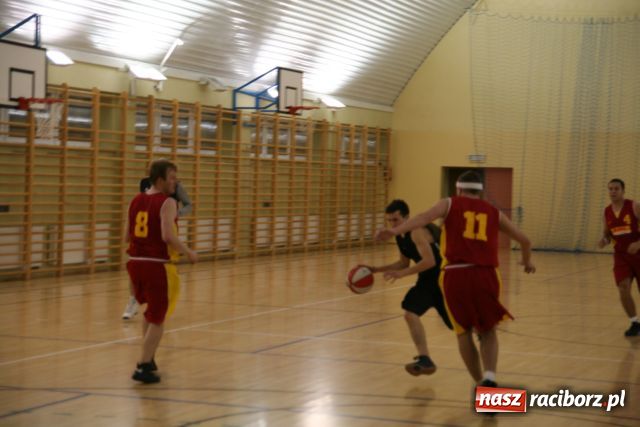 Zdjęcie w galerii na portalu naszraciborz.pl: Amatorska Liga Koszykówki V kolejka wiadomości z regionu