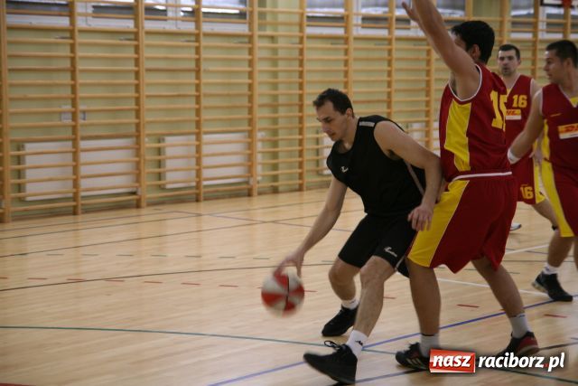 Zdjęcie w galerii na portalu naszraciborz.pl: Amatorska Liga Koszykówki V kolejka wiadomości z regionu