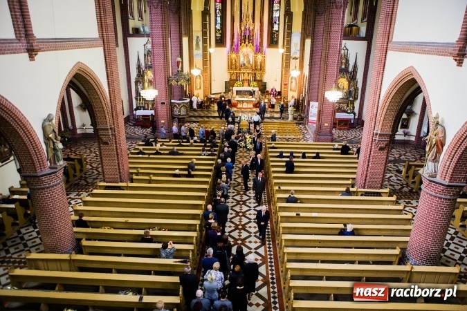Zdjęcie w galerii na portalu naszraciborz.pl: Ostatnie pożegnanie doktora Henryka Mecy wiadomości z regionu