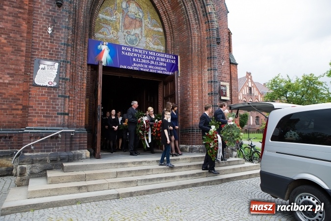 Zdjęcie w galerii na portalu naszraciborz.pl: Ostatnie pożegnanie doktora Henryka Mecy wiadomości z regionu