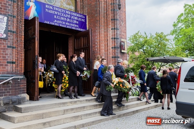 Zdjęcie w galerii na portalu naszraciborz.pl: Ostatnie pożegnanie doktora Henryka Mecy wiadomości z regionu