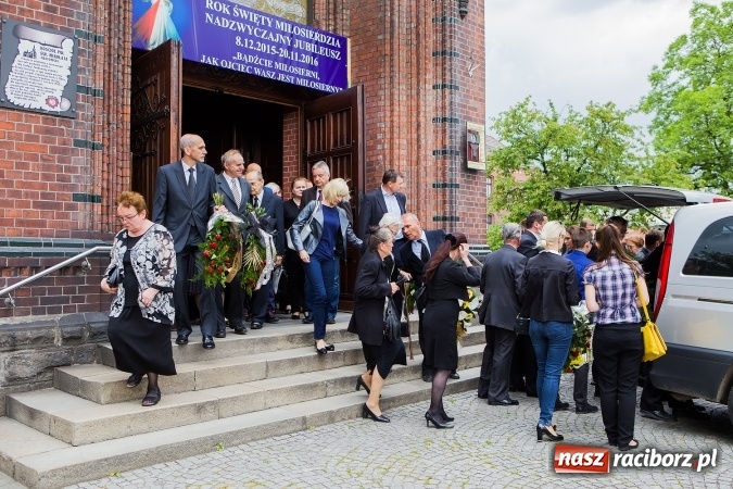 Zdjęcie w galerii na portalu naszraciborz.pl: Ostatnie pożegnanie doktora Henryka Mecy wiadomości z regionu