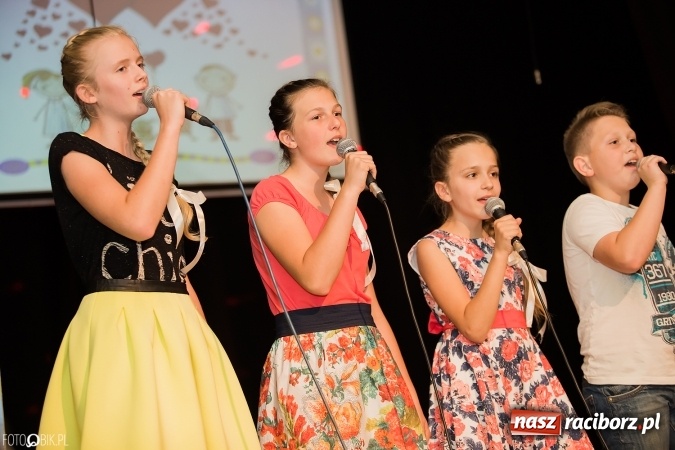 Zdjęcie w galerii na portalu naszraciborz.pl: Dzień Mamy i Taty w Młodzieżowym Domu Kultury wiadomości z regionu