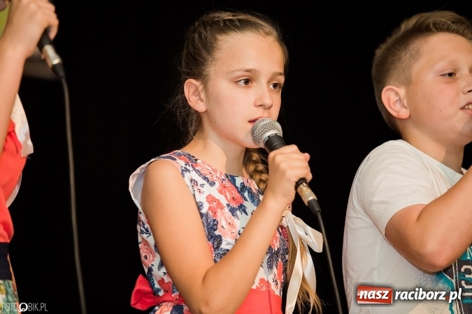 Zdjęcie w galerii na portalu naszraciborz.pl: Dzień Mamy i Taty w Młodzieżowym Domu Kultury wiadomości z regionu