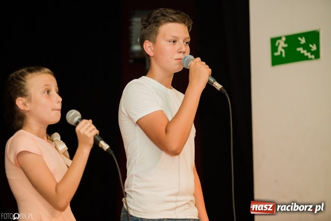 Zdjęcie w galerii na portalu naszraciborz.pl: Dzień Mamy i Taty w Młodzieżowym Domu Kultury wiadomości z regionu