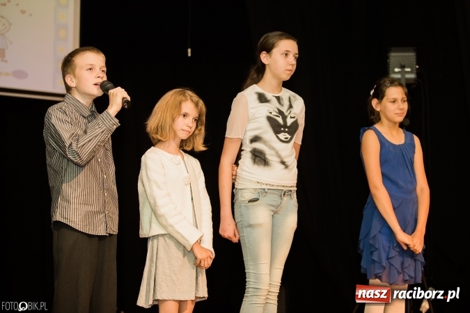 Zdjęcie w galerii na portalu naszraciborz.pl: Dzień Mamy i Taty w Młodzieżowym Domu Kultury wiadomości z regionu