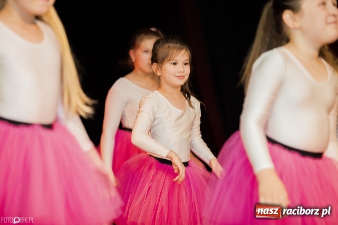 Zdjęcie w galerii na portalu naszraciborz.pl: Dzień Mamy i Taty w Młodzieżowym Domu Kultury wiadomości z regionu