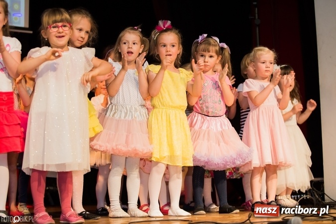 Zdjęcie w galerii na portalu naszraciborz.pl: Dzień Mamy i Taty w Młodzieżowym Domu Kultury wiadomości z regionu