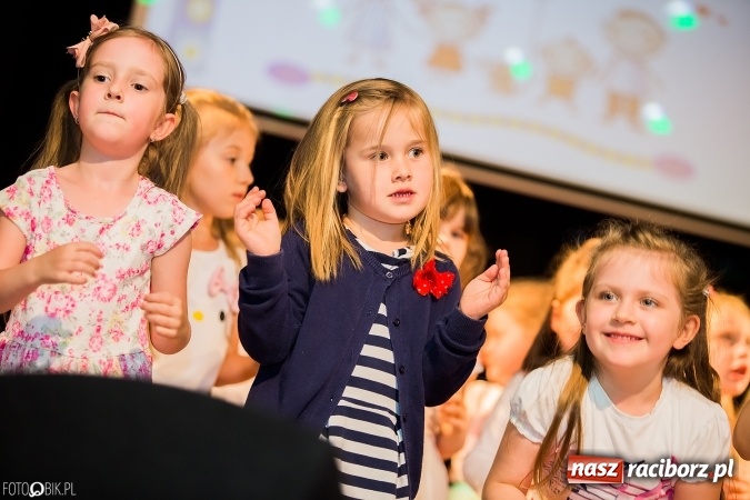 Zdjęcie w galerii na portalu naszraciborz.pl: Dzień Mamy i Taty w Młodzieżowym Domu Kultury wiadomości z regionu