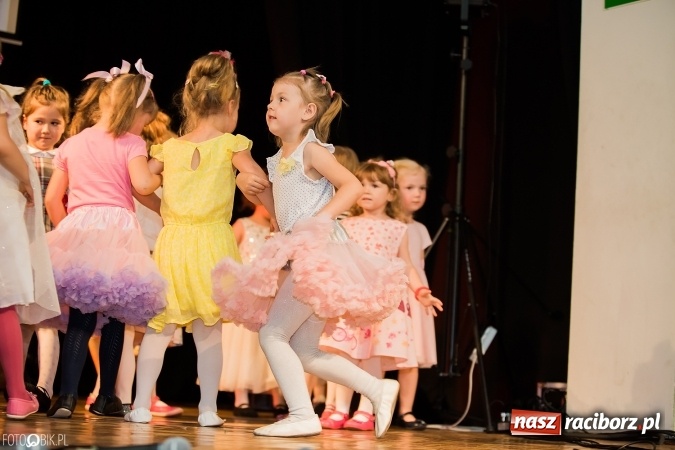 Zdjęcie w galerii na portalu naszraciborz.pl: Dzień Mamy i Taty w Młodzieżowym Domu Kultury wiadomości z regionu