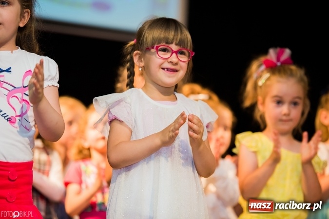 Zdjęcie w galerii na portalu naszraciborz.pl: Dzień Mamy i Taty w Młodzieżowym Domu Kultury wiadomości z regionu