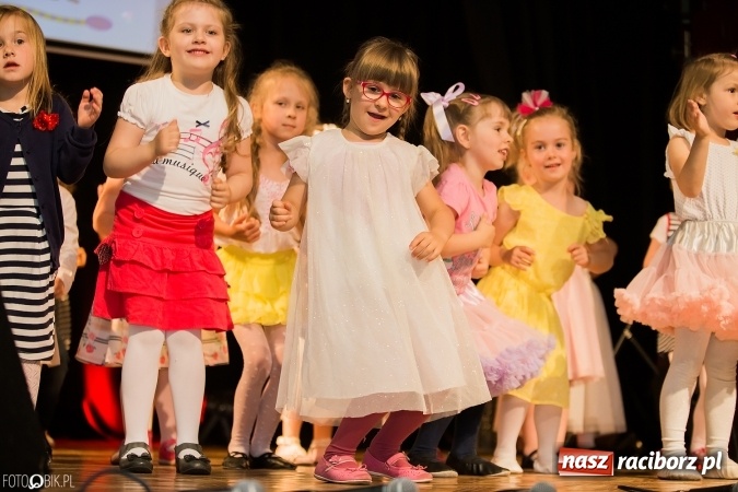 Zdjęcie w galerii na portalu naszraciborz.pl: Dzień Mamy i Taty w Młodzieżowym Domu Kultury wiadomości z regionu
