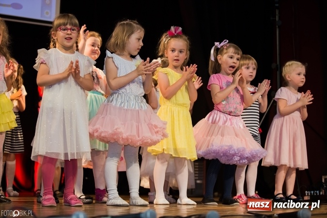 Zdjęcie w galerii na portalu naszraciborz.pl: Dzień Mamy i Taty w Młodzieżowym Domu Kultury wiadomości z regionu
