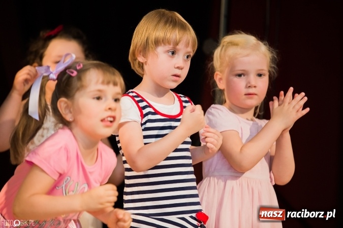 Zdjęcie w galerii na portalu naszraciborz.pl: Dzień Mamy i Taty w Młodzieżowym Domu Kultury wiadomości z regionu