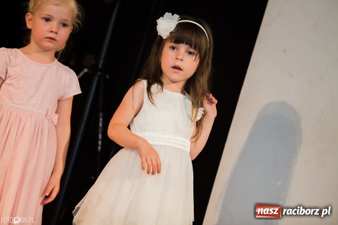 Zdjęcie w galerii na portalu naszraciborz.pl: Dzień Mamy i Taty w Młodzieżowym Domu Kultury wiadomości z regionu