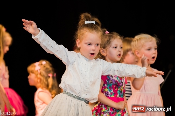 Zdjęcie w galerii na portalu naszraciborz.pl: Dzień Mamy i Taty w Młodzieżowym Domu Kultury wiadomości z regionu