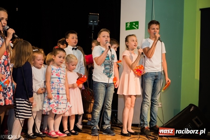 Zdjęcie w galerii na portalu naszraciborz.pl: Dzień Mamy i Taty w Młodzieżowym Domu Kultury wiadomości z regionu