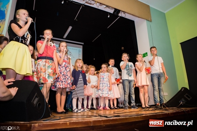 Zdjęcie w galerii na portalu naszraciborz.pl: Dzień Mamy i Taty w Młodzieżowym Domu Kultury wiadomości z regionu