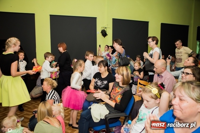 Zdjęcie w galerii na portalu naszraciborz.pl: Dzień Mamy i Taty w Młodzieżowym Domu Kultury wiadomości z regionu