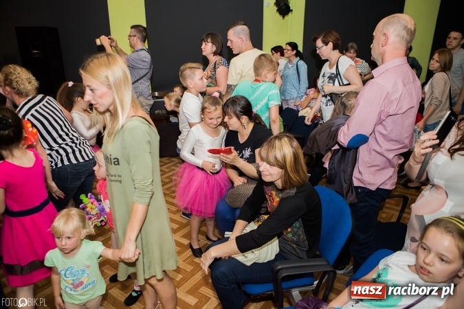 Zdjęcie w galerii na portalu naszraciborz.pl: Dzień Mamy i Taty w Młodzieżowym Domu Kultury wiadomości z regionu