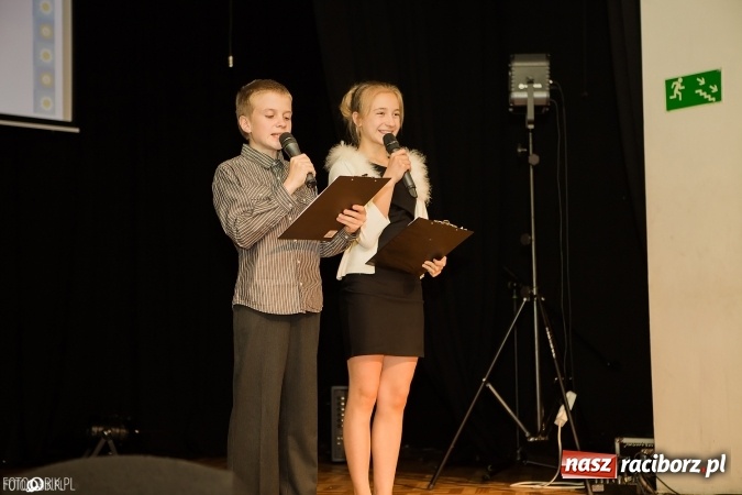 Zdjęcie w galerii na portalu naszraciborz.pl: Dzień Mamy i Taty w Młodzieżowym Domu Kultury wiadomości z regionu