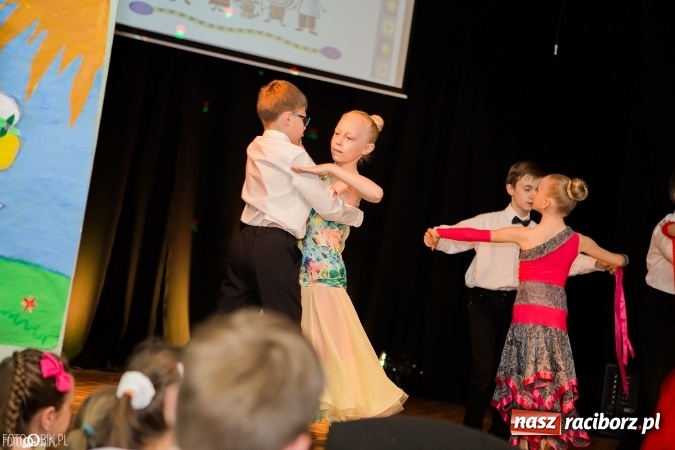 Zdjęcie w galerii na portalu naszraciborz.pl: Dzień Mamy i Taty w Młodzieżowym Domu Kultury wiadomości z regionu