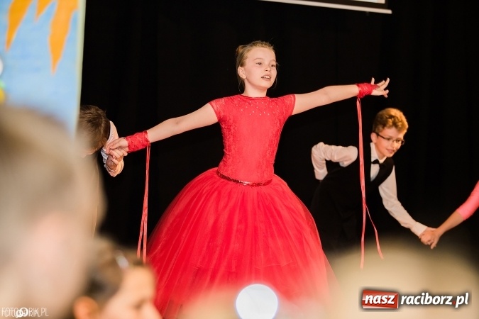 Zdjęcie w galerii na portalu naszraciborz.pl: Dzień Mamy i Taty w Młodzieżowym Domu Kultury wiadomości z regionu