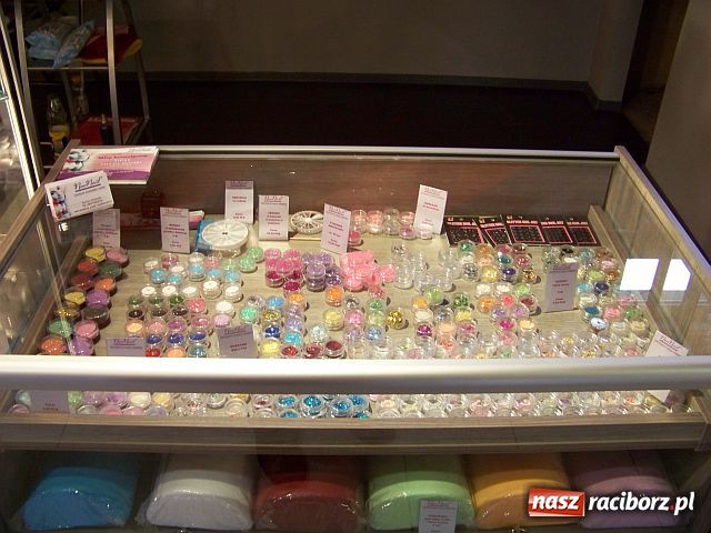 Zdjęcie w galerii na portalu naszraciborz.pl: Neo Nail Centrum Stylizacji Paznokci wiadomości z regionu