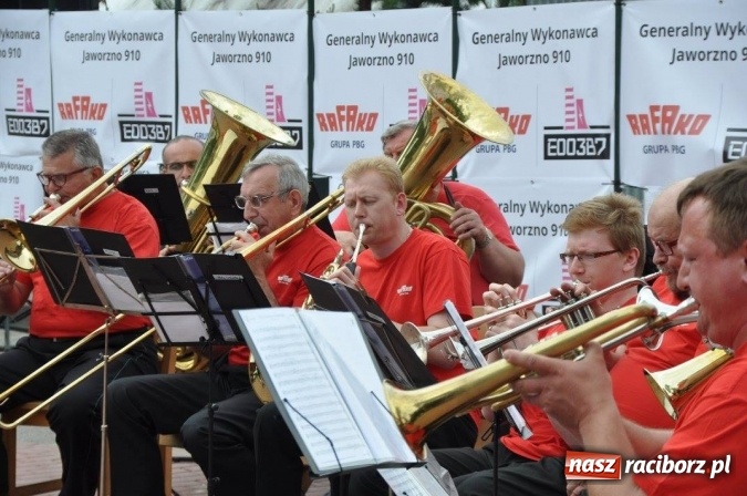 Zdjęcie w galerii na portalu naszraciborz.pl: Wystrzałowy piknik dla wykonawców nowego bloku Elektrowni Jaworzno III  wiadomości z regionu