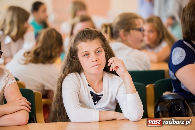 Zdjęcie w galerii na portalu naszraciborz.pl: Osiemdziesięciu uczniów z województwa śląskiego wykazywało się wiedzą o Eichendorffie wiadomości z regionu