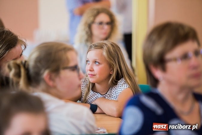Zdjęcie w galerii na portalu naszraciborz.pl: Osiemdziesięciu uczniów z województwa śląskiego wykazywało się wiedzą o Eichendorffie wiadomości z regionu