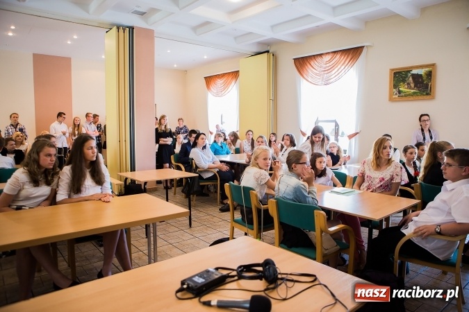 Zdjęcie w galerii na portalu naszraciborz.pl: Osiemdziesięciu uczniów z województwa śląskiego wykazywało się wiedzą o Eichendorffie wiadomości z regionu