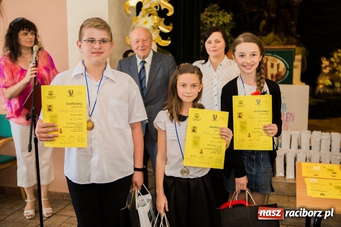 Zdjęcie w galerii na portalu naszraciborz.pl: Osiemdziesięciu uczniów z województwa śląskiego wykazywało się wiedzą o Eichendorffie wiadomości z regionu