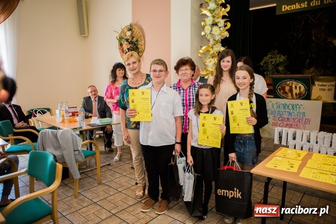 Zdjęcie w galerii na portalu naszraciborz.pl: Osiemdziesięciu uczniów z województwa śląskiego wykazywało się wiedzą o Eichendorffie wiadomości z regionu