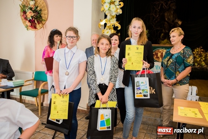 Zdjęcie w galerii na portalu naszraciborz.pl: Osiemdziesięciu uczniów z województwa śląskiego wykazywało się wiedzą o Eichendorffie wiadomości z regionu