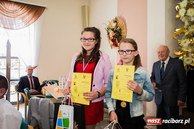 Zdjęcie w galerii na portalu naszraciborz.pl: Osiemdziesięciu uczniów z województwa śląskiego wykazywało się wiedzą o Eichendorffie wiadomości z regionu