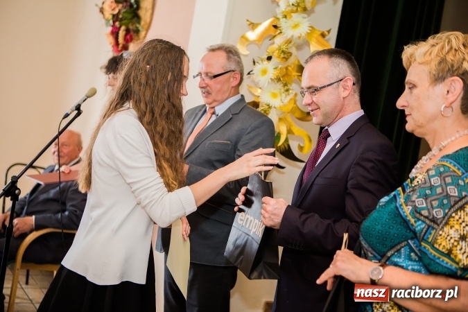 Zdjęcie w galerii na portalu naszraciborz.pl: Osiemdziesięciu uczniów z województwa śląskiego wykazywało się wiedzą o Eichendorffie wiadomości z regionu