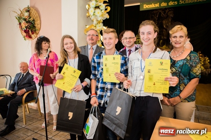 Zdjęcie w galerii na portalu naszraciborz.pl: Osiemdziesięciu uczniów z województwa śląskiego wykazywało się wiedzą o Eichendorffie wiadomości z regionu