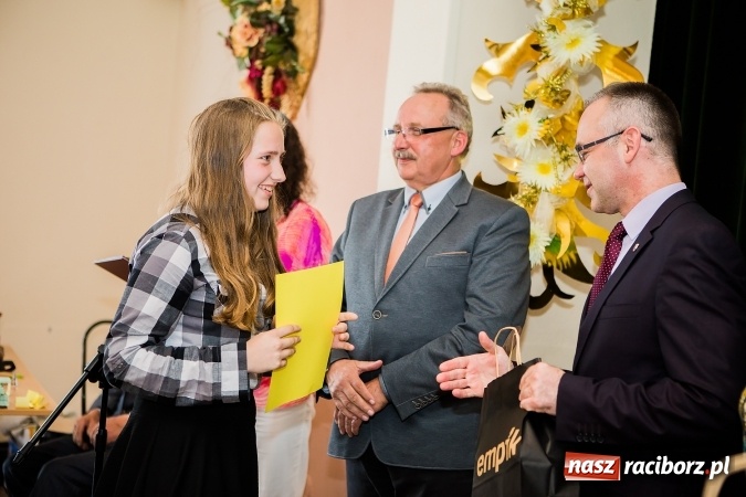 Zdjęcie w galerii na portalu naszraciborz.pl: Osiemdziesięciu uczniów z województwa śląskiego wykazywało się wiedzą o Eichendorffie wiadomości z regionu