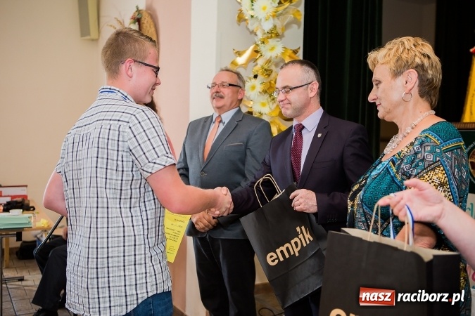 Zdjęcie w galerii na portalu naszraciborz.pl: Osiemdziesięciu uczniów z województwa śląskiego wykazywało się wiedzą o Eichendorffie wiadomości z regionu