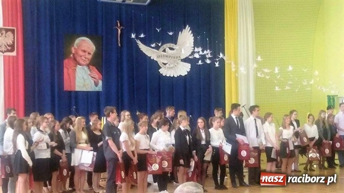 Zdjęcie w galerii na portalu naszraciborz.pl: Uczeń Gimnazjum nr 3 finalistą Olimpiady Myśli Jana Pawła II wiadomości z regionu