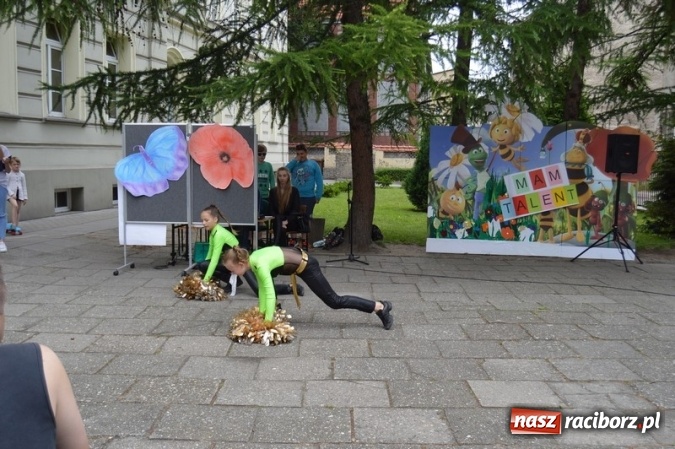 Zdjęcie w galerii na portalu naszraciborz.pl: Piknik rodzinny w SP 4  wiadomości z regionu