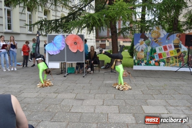 Zdjęcie w galerii na portalu naszraciborz.pl: Piknik rodzinny w SP 4  wiadomości z regionu