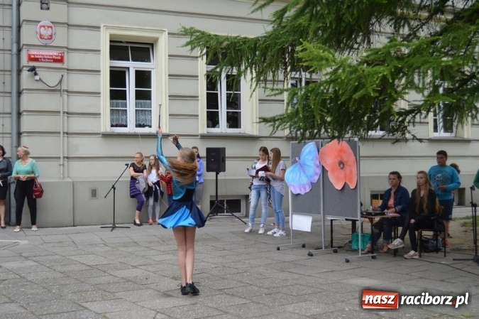 Zdjęcie w galerii na portalu naszraciborz.pl: Piknik rodzinny w SP 4  wiadomości z regionu
