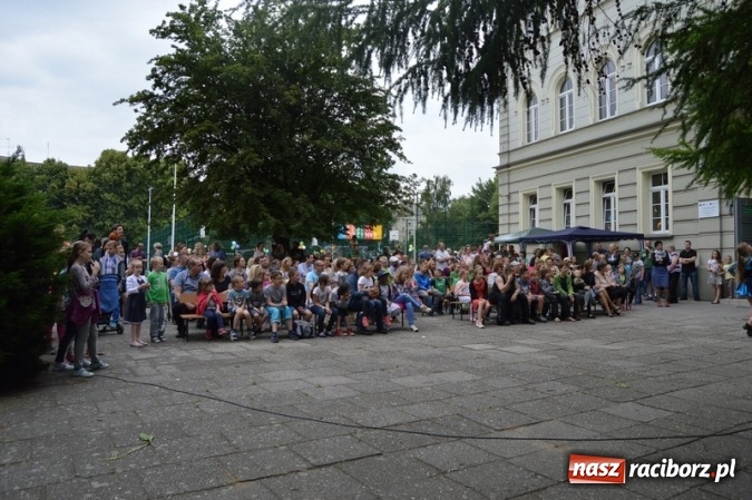 Zdjęcie w galerii na portalu naszraciborz.pl: Piknik rodzinny w SP 4  wiadomości z regionu